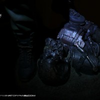 T-600 Base Polystone John Connor Statue