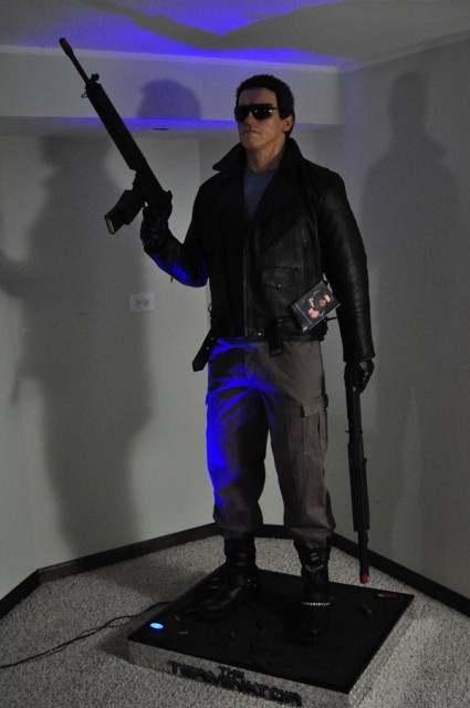 T-800 Life-Size Statue