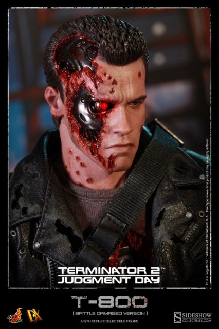 Sideshow Collectibles Hot Toys Terminator 2 Figure