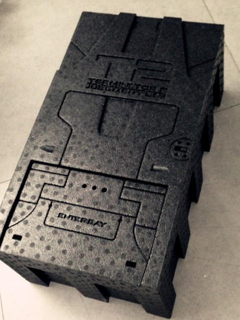 Enterbay T2 Battle Damage Quarter Scale Packaging