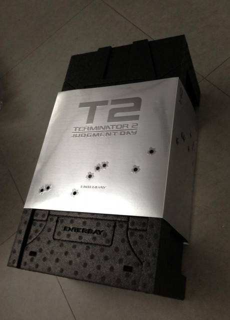 Enterbay T2 Battle Damage Quarter Scale Packaging