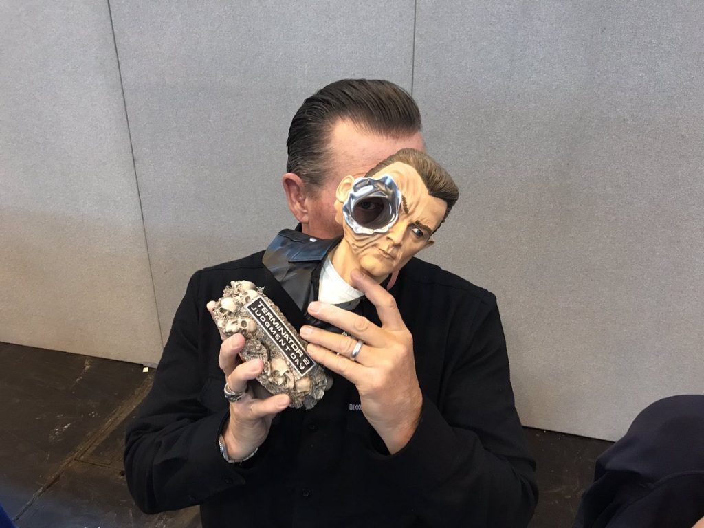Terminator Fan Ben Jones meet Robert Patrick at Collectormania