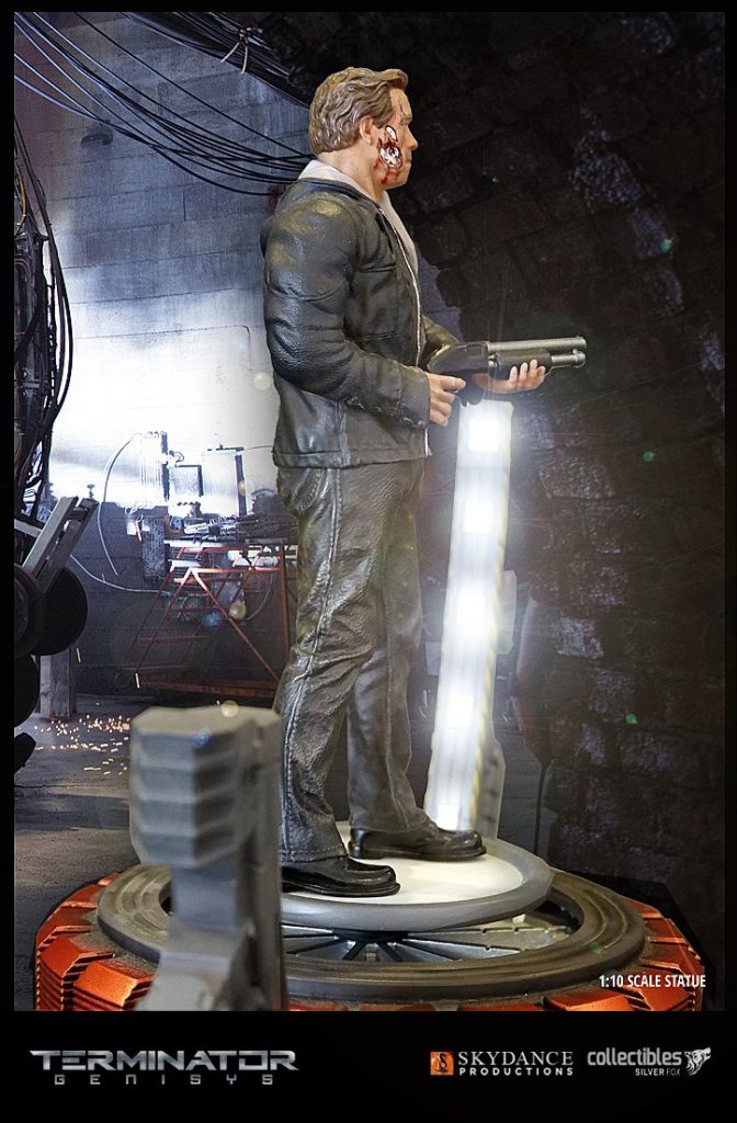 Terminator Genisys Arnold Schwarzenegger Statue