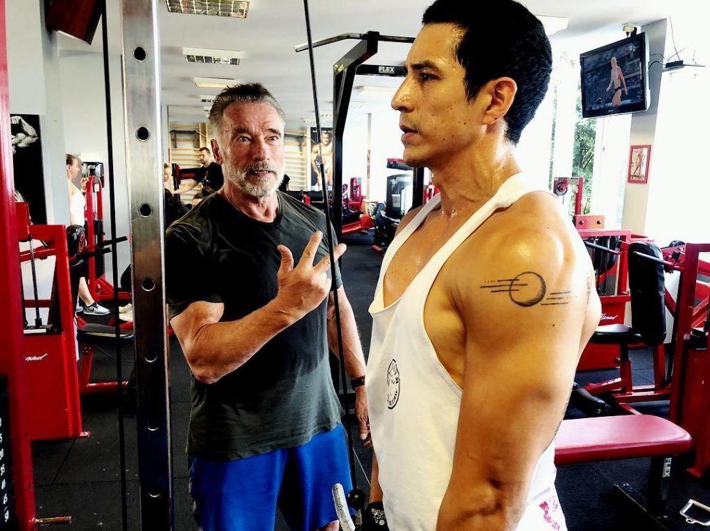 Terminator Arnold Schwarzenegger Gabriel Luna Flex